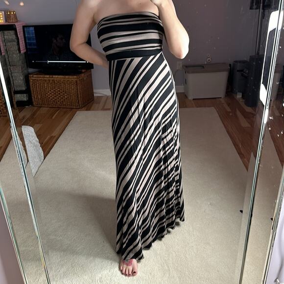 Banana Republic: Strapless Taupe and Black Striped Maxi Dress - Picture 1 of 4